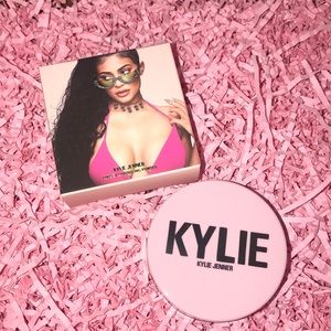 🍁FALL SALE🍁🆕✨Kylie Loose Illuminating Powder